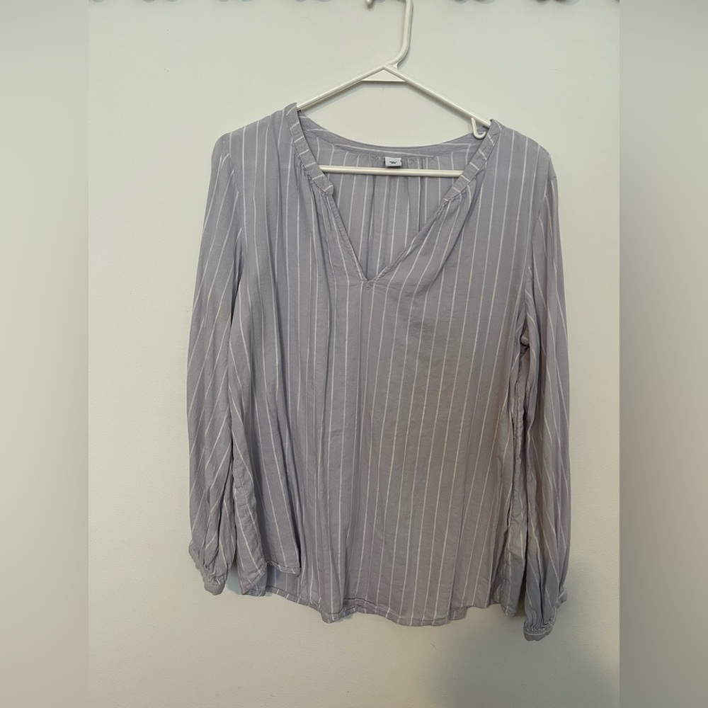Old Navy Lavender V-Neck